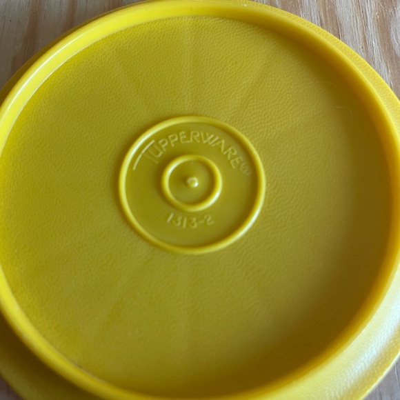 Tupperware Vintage Stackable Mug Set - Yellow, Orange, Green, Brown - Picture 4 of 5